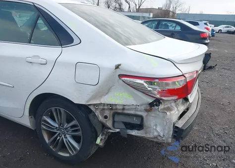 2015 Toyota Camry Se z USA, uszkodzony, nr VIN 4T1BF1FK4FU050340